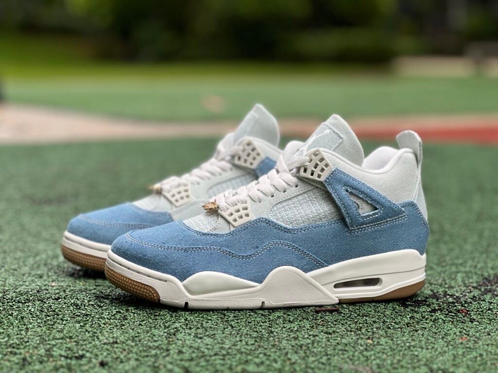 Air Jordan 4 Denim “Worn Blue” (40-48.5)