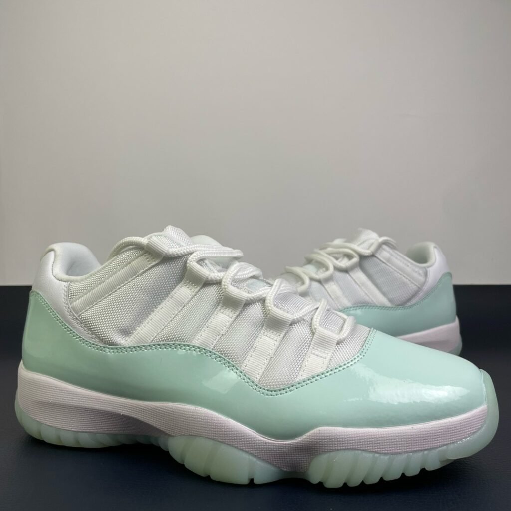Air Jordan 11 Retro Low Igloo(36-47.5)