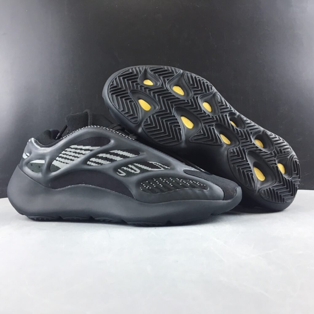 Yeezy Boost 700 v3 Alvah