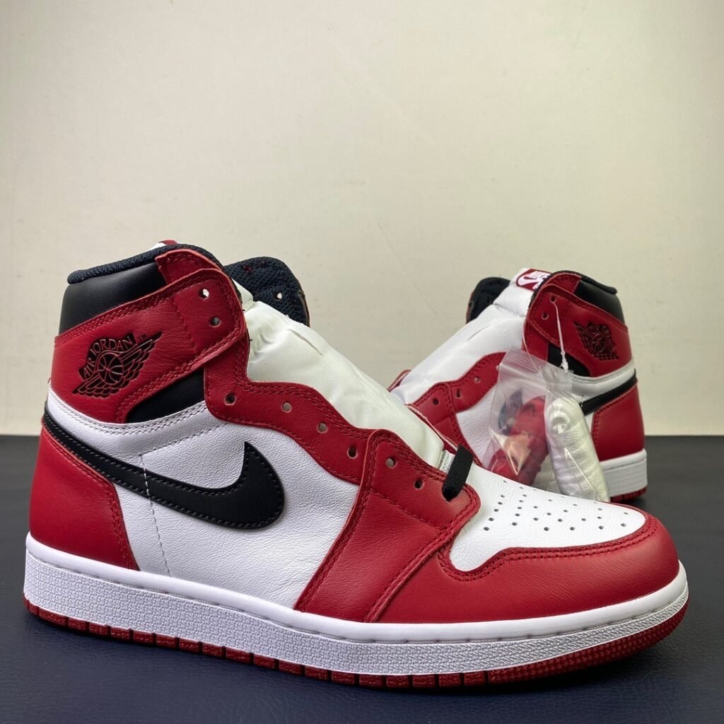 Air Jordan 1 Retro High Chicago(36-47.5)