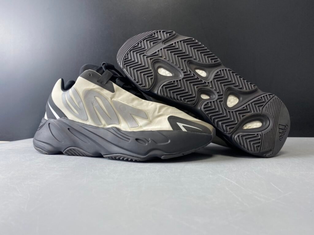 Yeezy Boost 700 MNVN Bone
