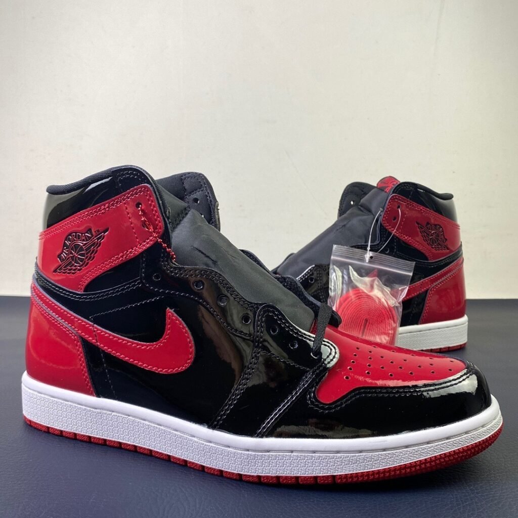 Air Jordan 1 Retro High OG Patent Bred(36-47.5)
