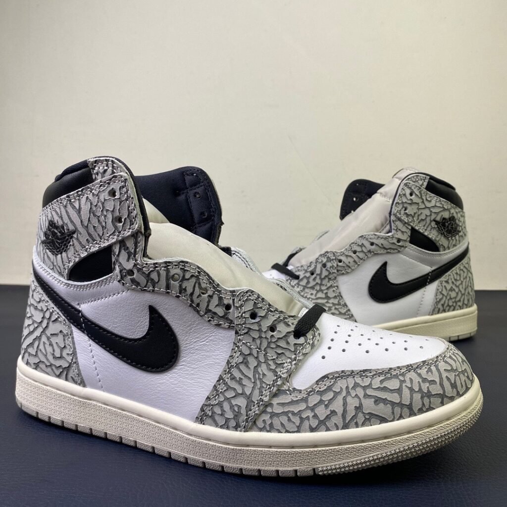 Air Jordan 1 Retro High OG 'White Cement'(40-47.5)