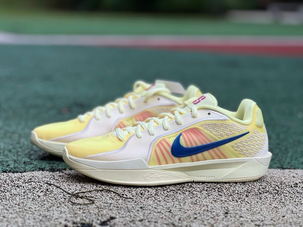 NIKE SABRINA2 EP CITRON TINTROYAL PULSE(39-47.5)
