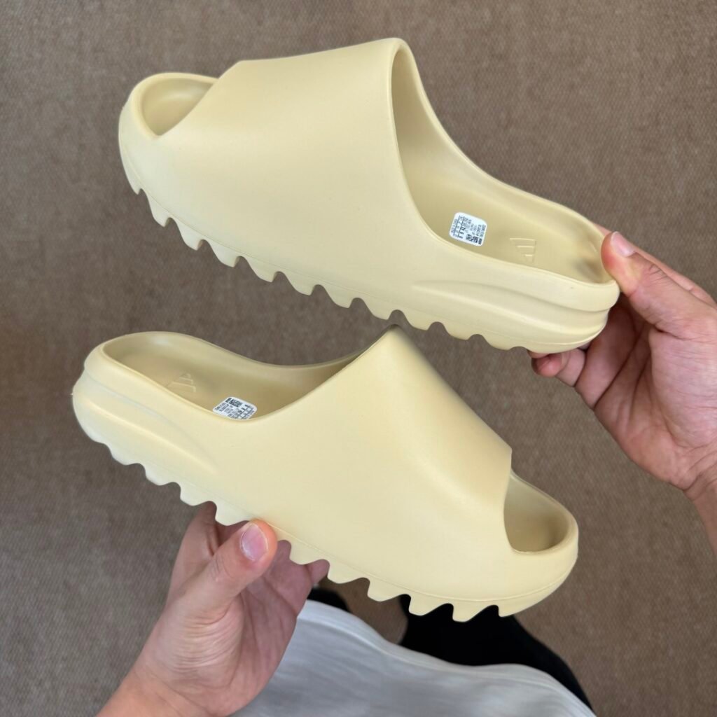 Yeezy Slide Dessan(37-48.5)