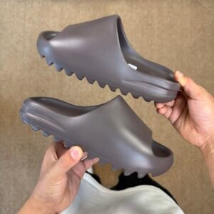 Yeezy Slide Soot(37-48.5)