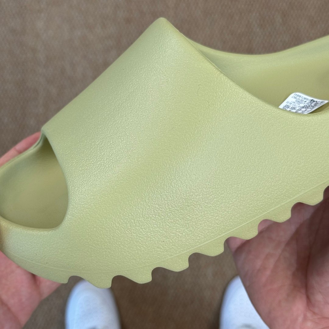 Yeezy Slide Glow Resin(37-48.5) - Image 3