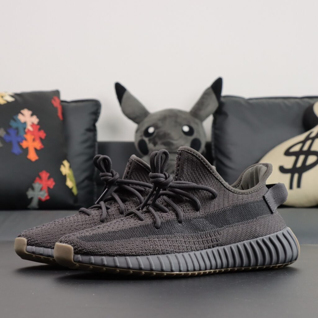 Yeezy Boost 350 v2 Cinder(36-48.5)