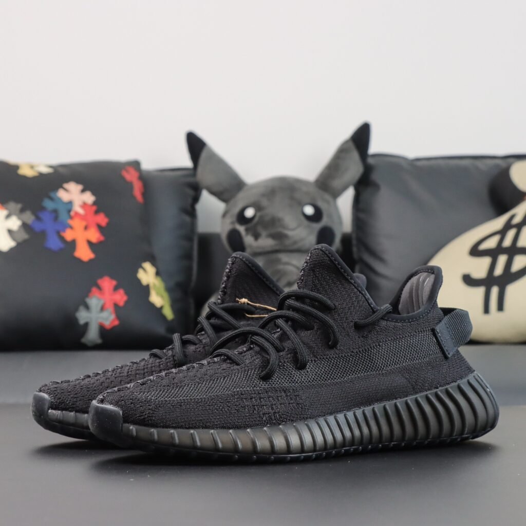 Yeezy boost 350 v2 Onyx(36-48.5)