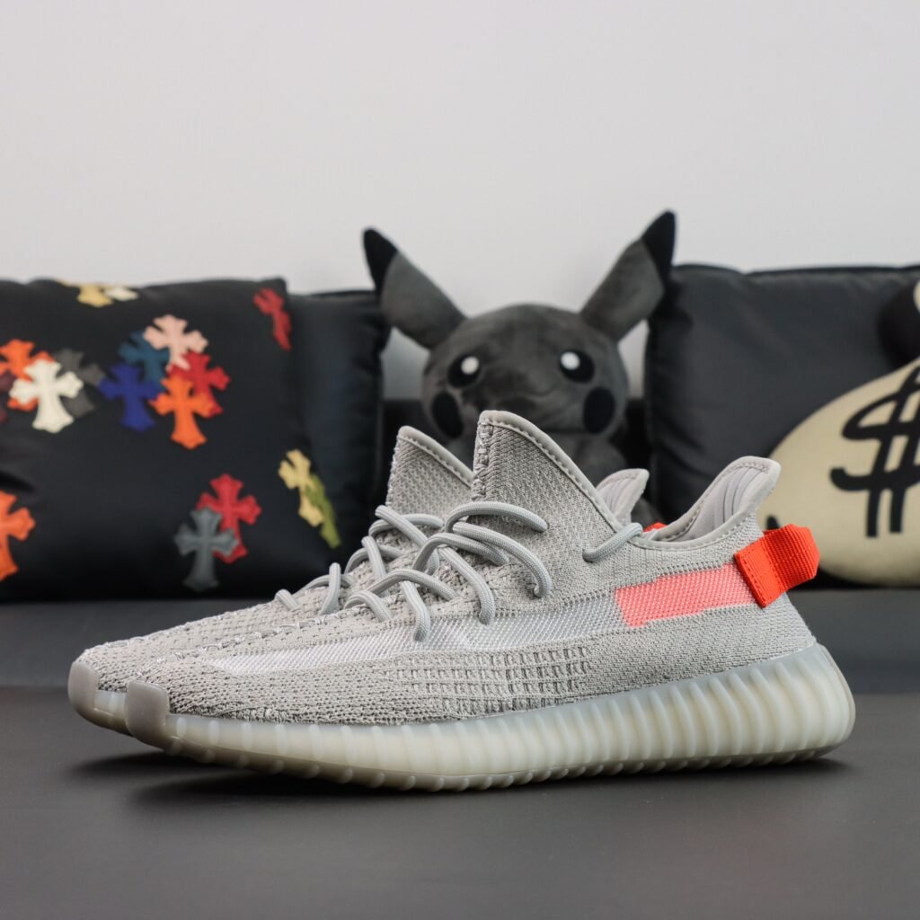 Yeezy boost 350 v2 Tail Light(36-48.5)