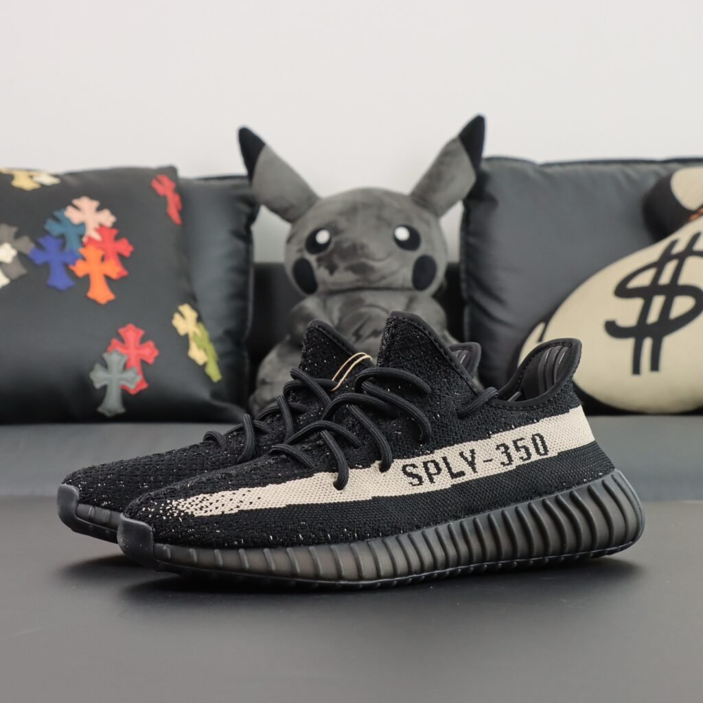 Yeezy boost 350 v2 Oreo(36-48.5)