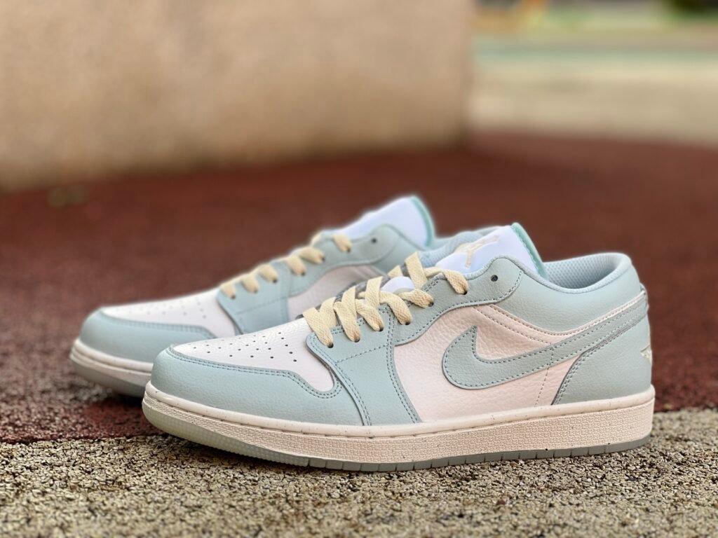 AIR JORDAN 1 LOW SE GLACIER BLUE SEA GLASS(36-47.5)