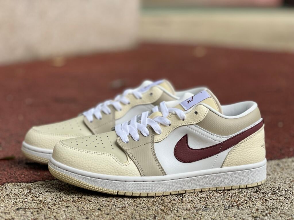 AIR JORDAN 1 LOW SUMMIT WHITE RED SEPIA(36-47.5)