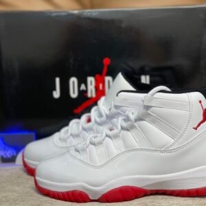 Air Jordan 11 White / Red
